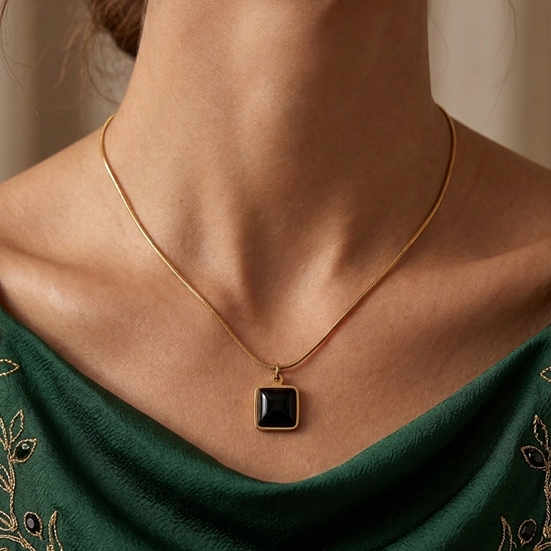 Elegant Black Square Pendant Necklace